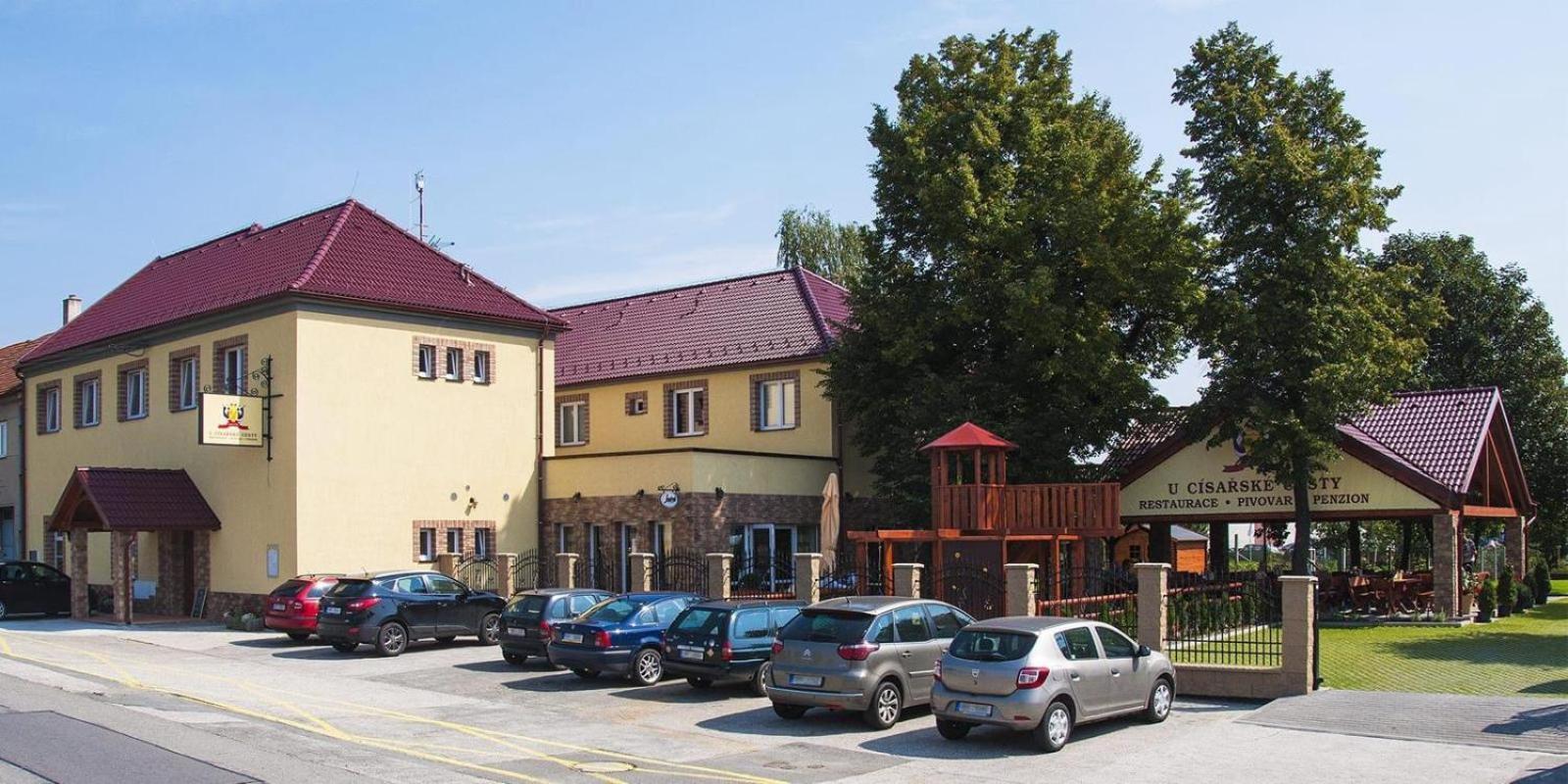 Penzion U Cisarske Cesty Drzovice Exteriör bild