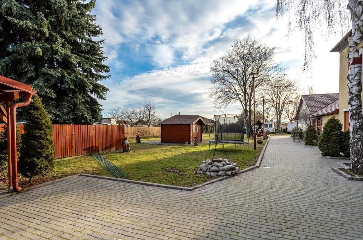 Penzion U Cisarske Cesty Drzovice Exteriör bild